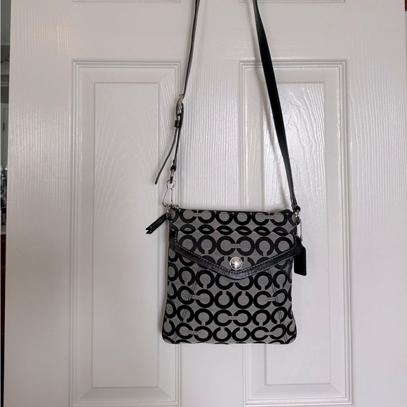 Coach Signature Small Messenger Crossbody Bag Like new never used just lost tags - Picture 1 of 4